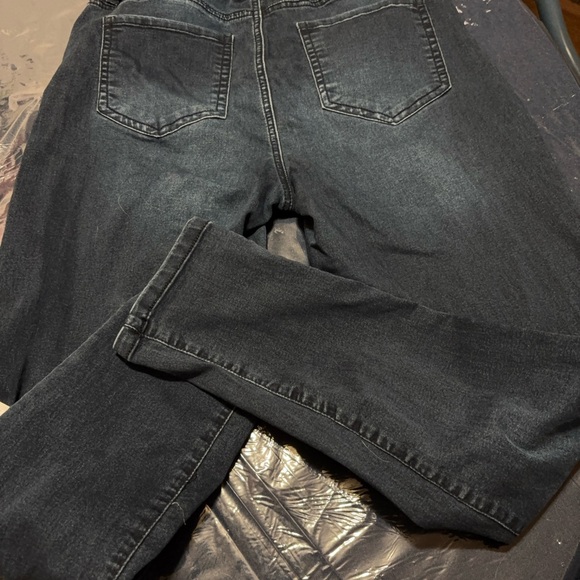 Women's Skinny Jeans in Dark Indigo Wash - Picture 2 of 8